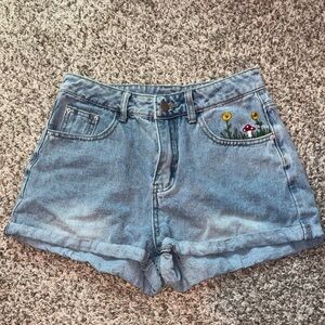 ROMWE Light Blue Denim Shorts with Pocket Embroidery